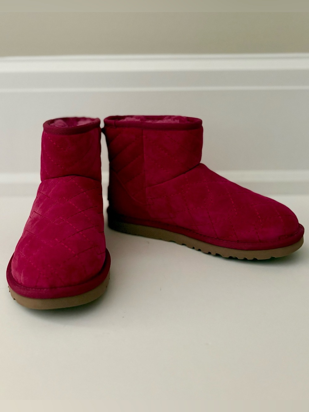 UGG Arden Quilted Suede Ankle Boot -  Lonely Hearts Magenta Pink - Sz 6  - NWOB